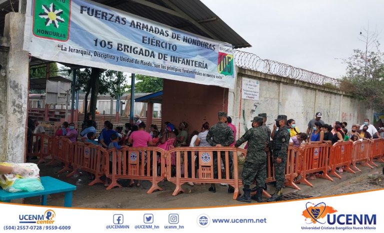 La Carrera de Gestión Portuaria y Transporte Marítimo realiza actividad de Recolección de Desechos Sólidos en la Playa el Faro